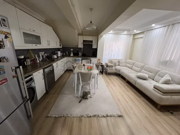 Akgün Sokakta Yeni Restore Edilmiş,şık Bahçe Katı Satılık Daire 1
