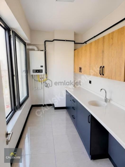Avm Yanı / Makam Ofis / Kiralık 1+1 Daire / Ofis 2