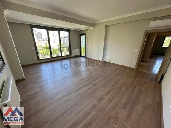 Göztepe'de Metro Yakını, Sıfır 3+1 Lüks Daire 1