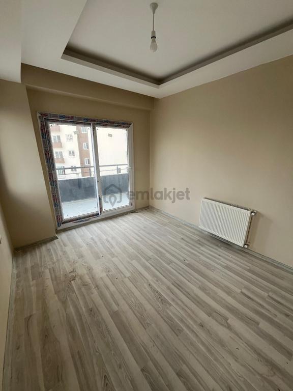 Osmangazi'de Merkezi Konumda Açık Mutfaklı Kiralık 2+1 Daire 2