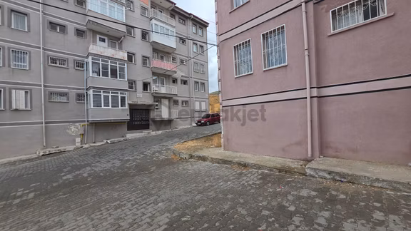 Söke Çeltikçi Mahallesi'nde Yenilenmiş 3+1 Satılık Daire 2