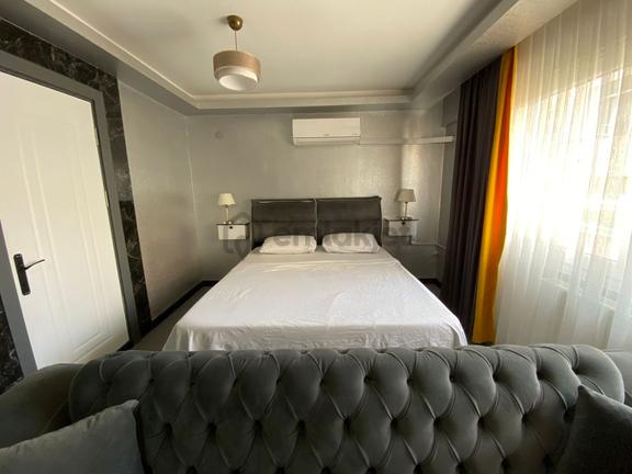 Karşıyaka Çarşı İşbankası Sokagı Günlük Kiralık Aylık 1