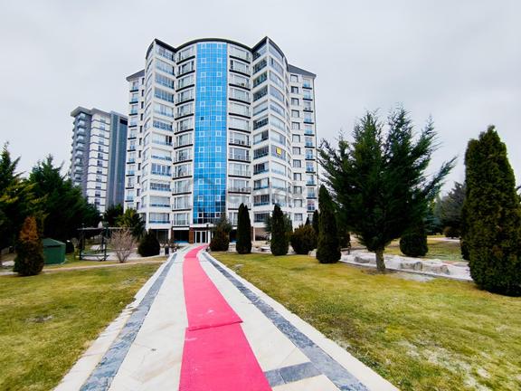 Bağlıcada Katta 200 M2 Net Kullanımlı 5+1 Satılık Daire 1