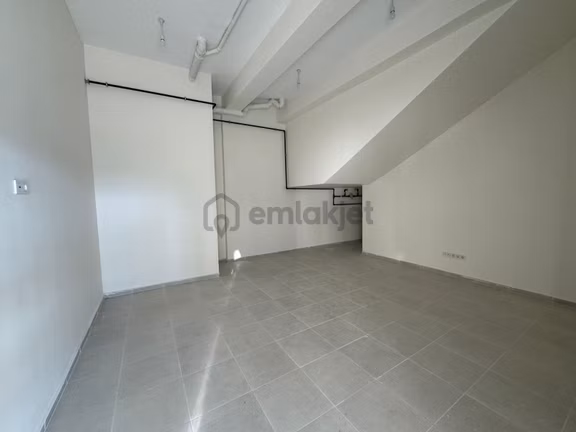 Yeni Sanayi Sitesi Ana Yol Üzeri Halk Bank Ardı Köşe Dükkan 2