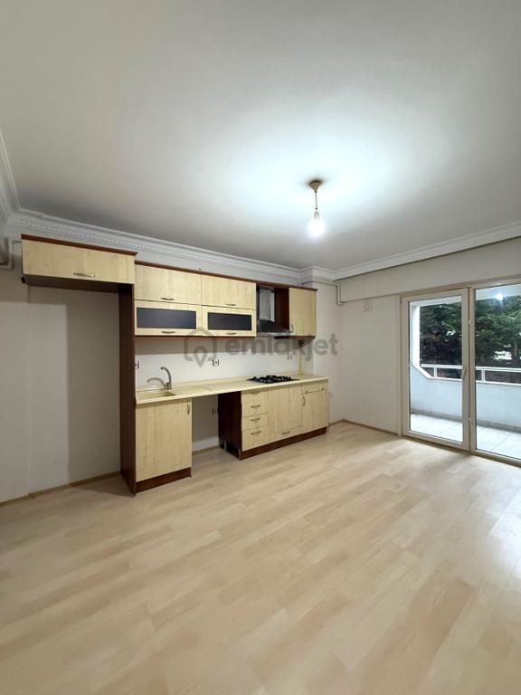 Silivri Yeni Mahalle'de Site İçinde Y.giriş 1+1 Satılık Daire 2