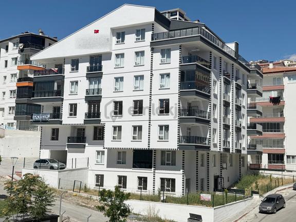 3+1 Sıfır Oturuma Hazır Orta Kat Park Karşısı Ulaşımı Kolay 1