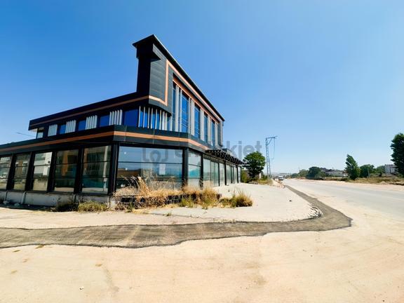 Kariyer'den Akhisar Girişinde 860m²kiralık Dükkan Mağaza 2