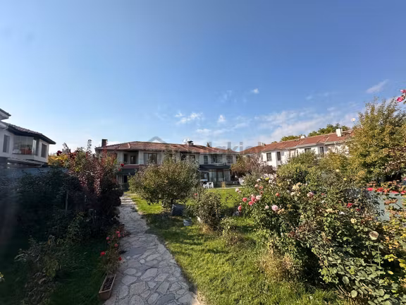 Rw Lıfe// Sazova Mahallesi Karabayır Mevkinde Kiralık 4+1 Villa 1