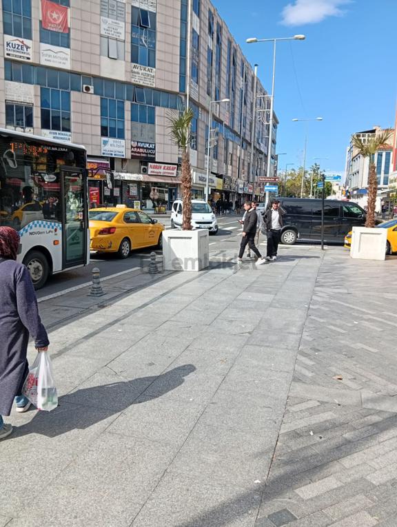 Çorlu Merkez Vakıf İş Hanında Satılık 2 Dükkan 1