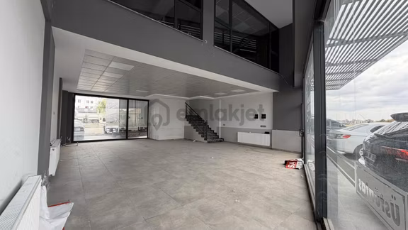 Lotus'tan Galericiler Sitesi Çift Cephe Satılık Dükkan 2