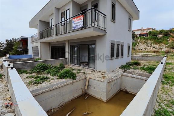 Kuşadası Soğucak'ta Özel Havuzlu, 2+1 Dubleks Villa 2