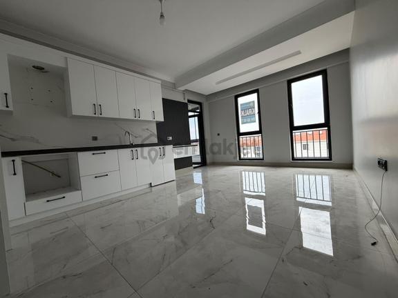 Fen Lisesi Caddesinde Aden Stüdyo'da Kiralık 2+1 2