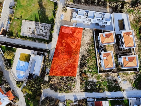 Kuşadası Soğucak 600m2 İmarlı Köşe Konum Arsa. 2