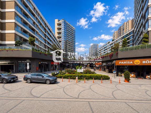 Suryapı Corridor'da Kiralık Köşe 173 M2 Dükkan Natamam 1