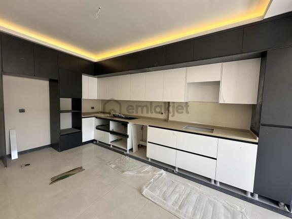 Sadeddin Engin/ Alihansoy White House 6. Kat Fuar Alanı Cephesi 1