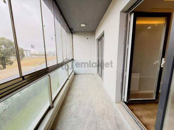 Var'dan Çerkezköy Tepede 3+1 Ara Kat Lüx Site İçerisinde Kiralık 1