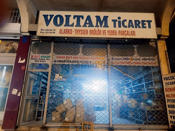 Ofis Merkezde Gevran Caddesi'ne Yakın Köşe 70 M² Ticari Dükkan 1