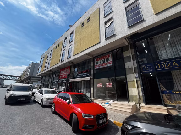 Perdeciler Caddesinde Reklam Değeri Yüksek 150m2 Kiralık İş Yeri 1