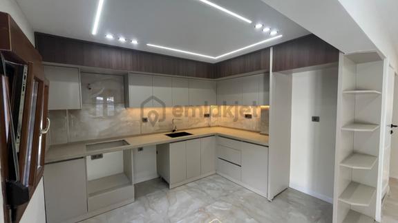 Ortamahallede Köşe Geniş Bahçeli Lüks Villa (teklife Açık) 1