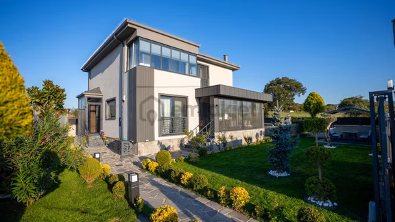 Biga Kalafat’ta 400 M² Arsa Üzerinde Gerçek Müstakil 4+1 Villa 1
