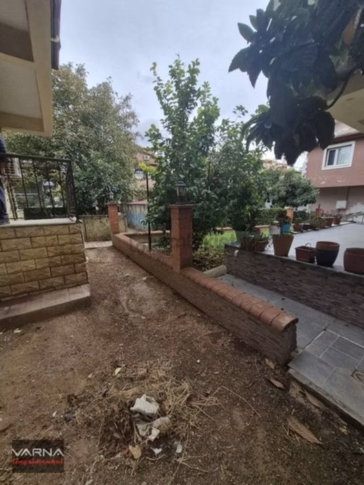 Gaziemir Nasır Villalarında Kiralık 4+1 Kısmı Eşyalı 2