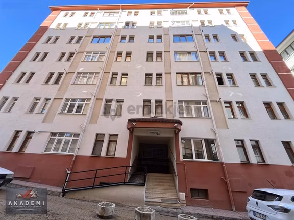Olukbaşında Kapalı Otoparklı | 130 M² Geniş 3+1 Satılık Daire 2