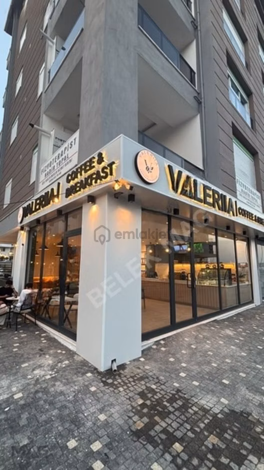Hastane Ve Eczanelerin Yanında ,hazır Müşteri Potansiyelli Kafe 2