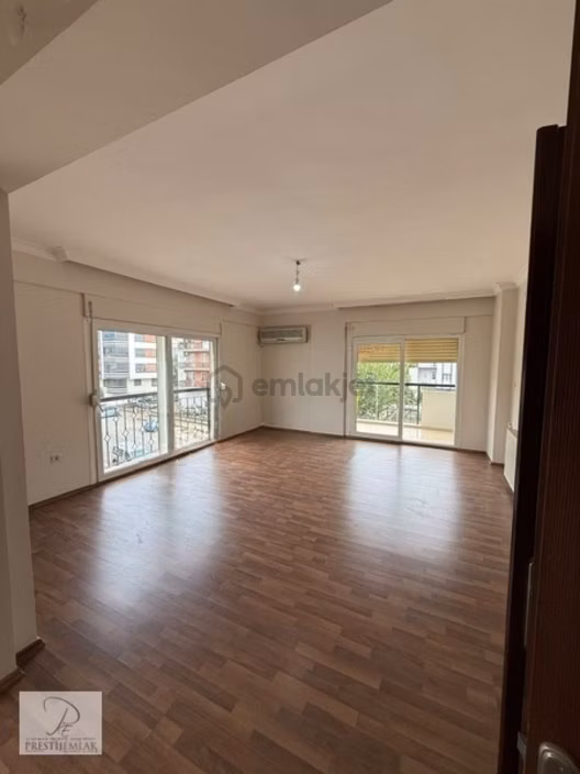 Tire Prestijden Kiralık Köşe Konumda Daire 1