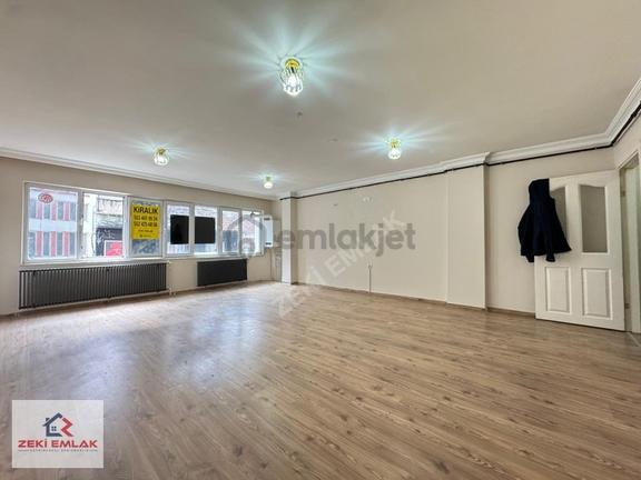 Zeki Emlak'tan Manisa Nüfus Müdürlüğü Civarı Satılık Daire,ofis 1