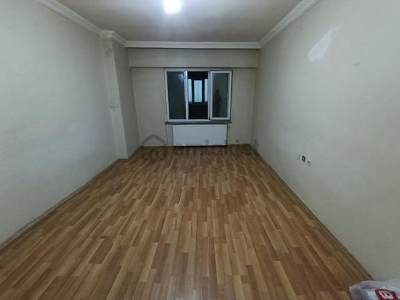 Hicret Emlaktan Esenler Fatih Mah. 105 M2 Kiralık Daire 1