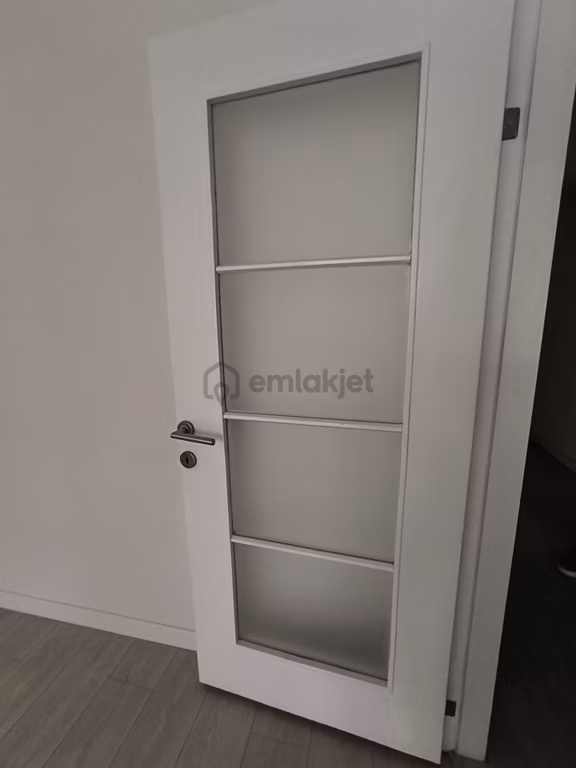 Yenibosna Çobançeşme’de Masrafsız, Full Yenilenmiş, Boş 2+1 Daire! 1