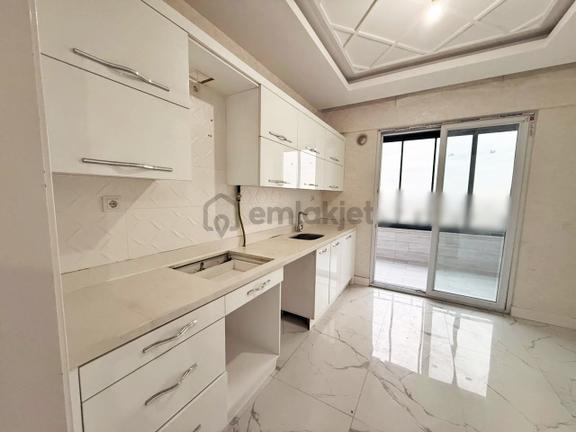 Karacaahmet'te Cadde Üzr.cam Balkon Yerdn Isıtma Bakımlı Genş2+1 1