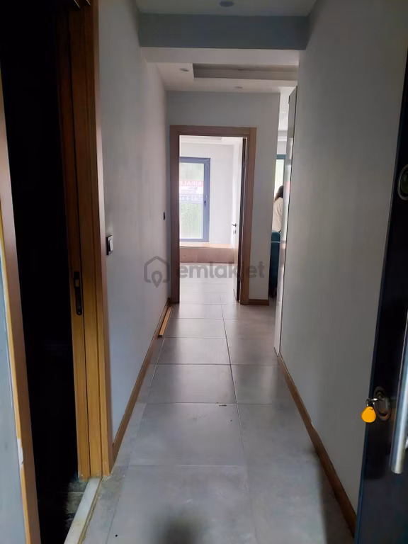 Bayraklı Soğukkuyu Da E.banyosu+açık Mutfak 2+1 Kiralık Daire 2