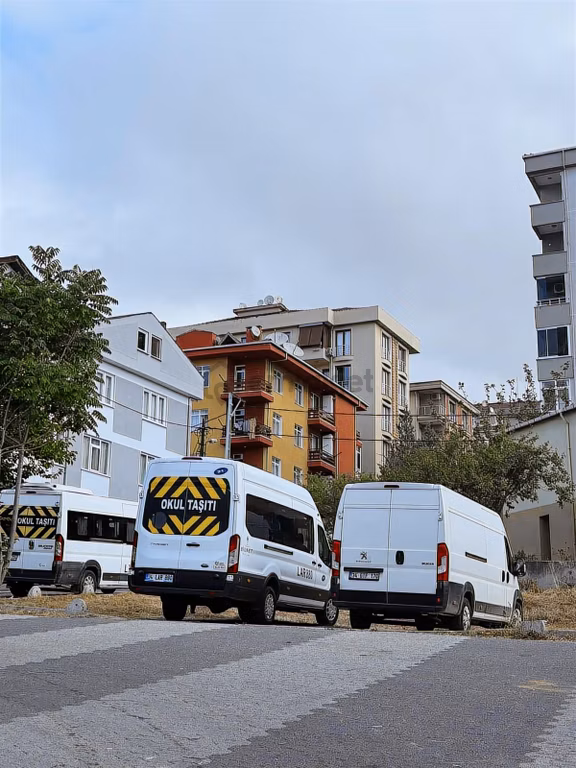 Menderes Yavuz'dan Fırsat İçerenköyde 234 M2 Kaks 2,10 İmarlı 2