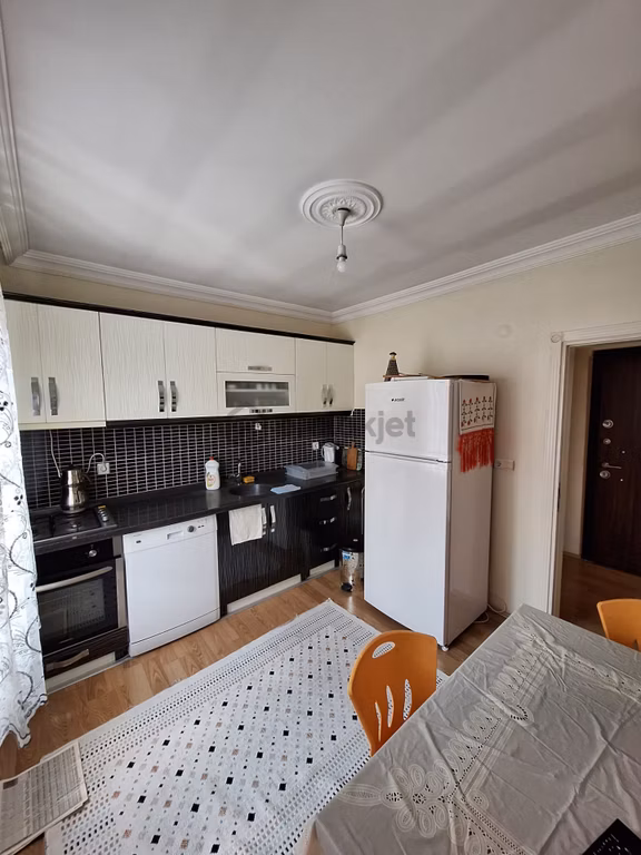 Altınkum Mahallesinde Eşyalı Kiralık Daire 2