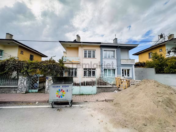 Yeni Mah. 3+1 / 2 Katlı 277m2 Arsalı Müsatakil Bahceli Ev 1