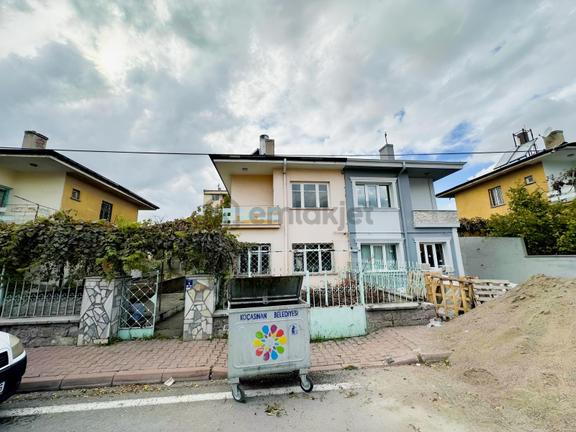 Yeni Mah. 3+1 / 2 Katlı 277m2 Arsalı Müsatakil Bahceli Ev 2