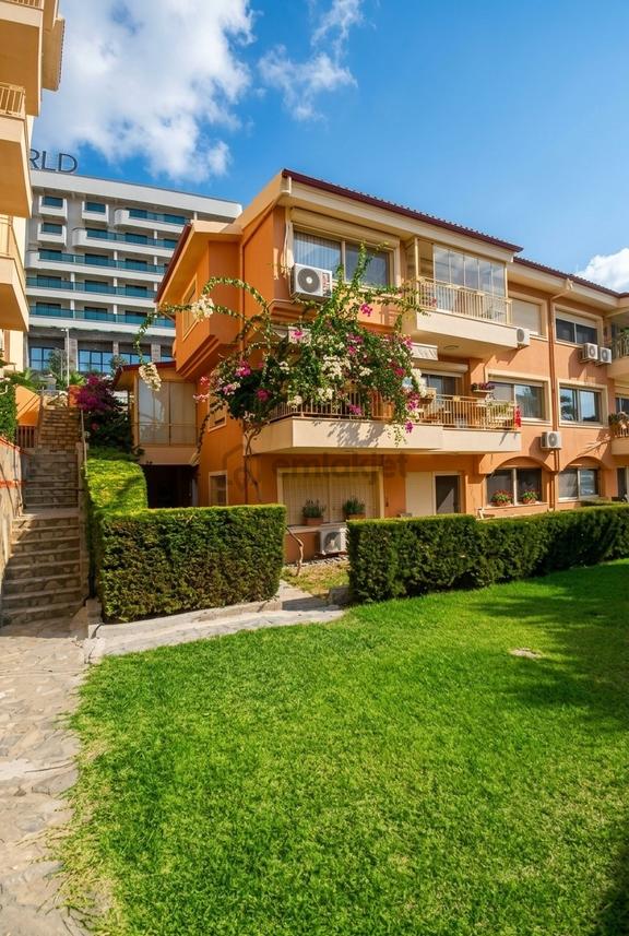 Kuşadası Marina'da Emsalsiz Konumda Deniz Manzaralı 2+1... 1