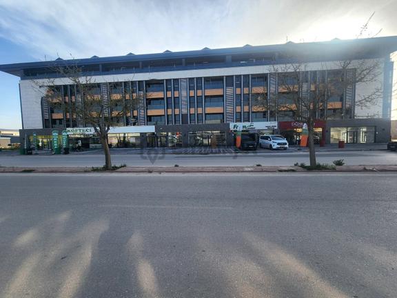 Koncenter İş Merkezi'nde Cadde Cepheli Satılık Ofis 1
