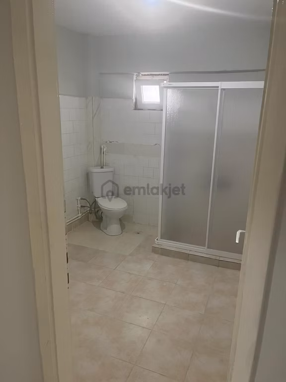 Cadde Üstü 5 Katlının 5.katı Kiralık 145 M² Daire 2