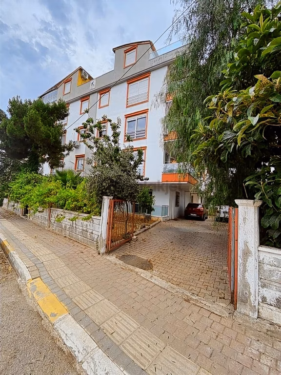 Rabia Çite'den Kepez Belediyesi Karşısında Boş 2+1 Kiralık Daire 1