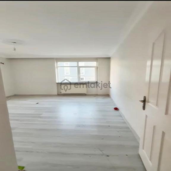 Doğan Araslı Bulvarı Üzeri Çift Balkonlu Kiralık 2+1 Fırsat Daire 2