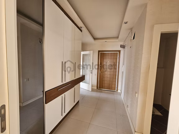 Üstünkent'ten Merkezi Lokasyonda Havuzlu Site İçi Kiralık 3+1 2