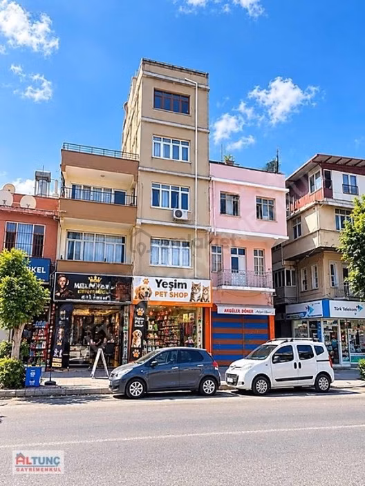 Eski İstasyon Karşısı 5 Katlı İş Yerine Uygun Satılık Bina 1