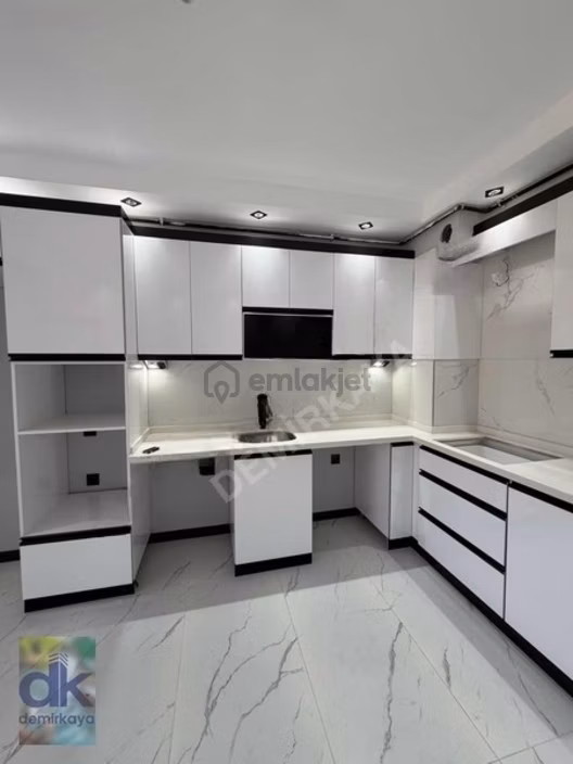 P-ertaş Caddesi Dibi Geniş 3+1 Daire 1