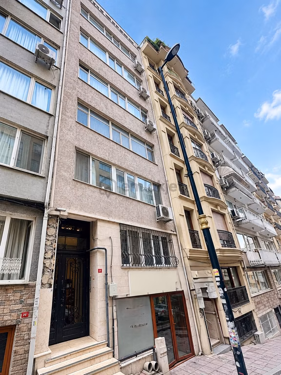 Beşiktaş Hüsrevgerede'de Kiralık 3.5+1 Daire 125m² Yüksek Giriş 2
