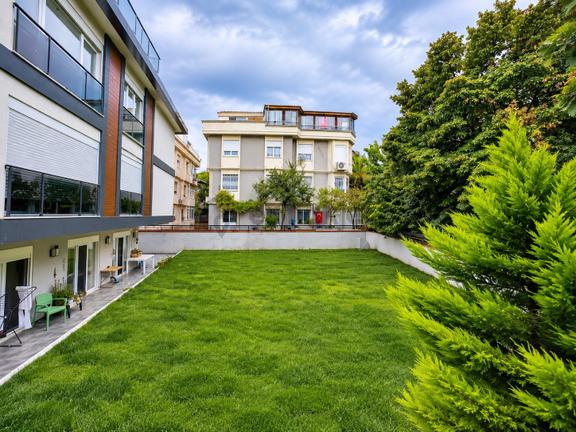 Basınköy'de Müstakil Tadında, Güney Cephe Bahçe Katı 3+1 170m2 2