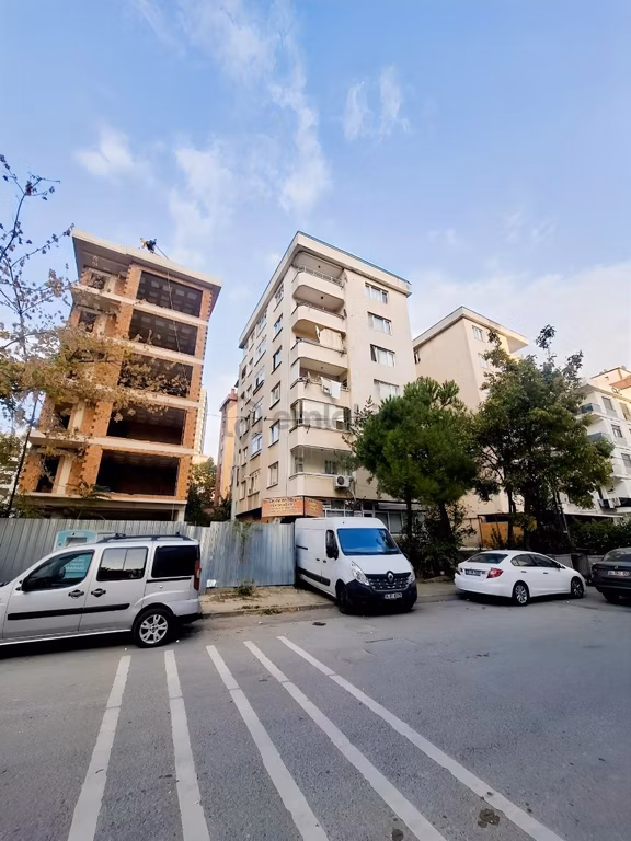 Kartal Atalarda 300m2 Satılık Kıracılı Yatırımlık Dükkan 2