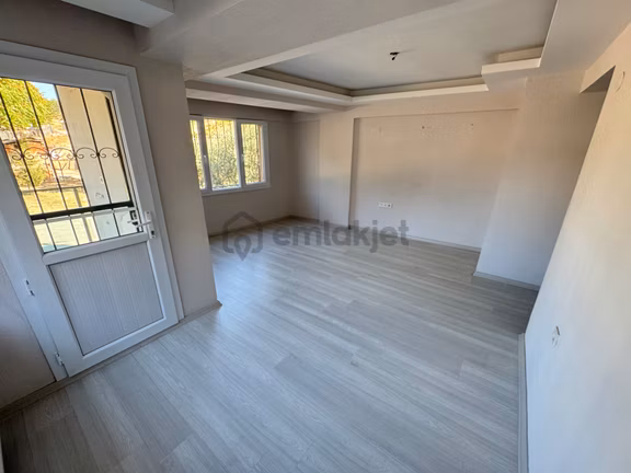 Buca Kuruçeşme'de Kapalı Mutfak Doğalgazlı 2+1 Fırsat Daire 1