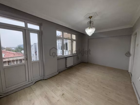 İdenova'dan Konak'ta Beşevler Caddesine Cephe 3+1 2